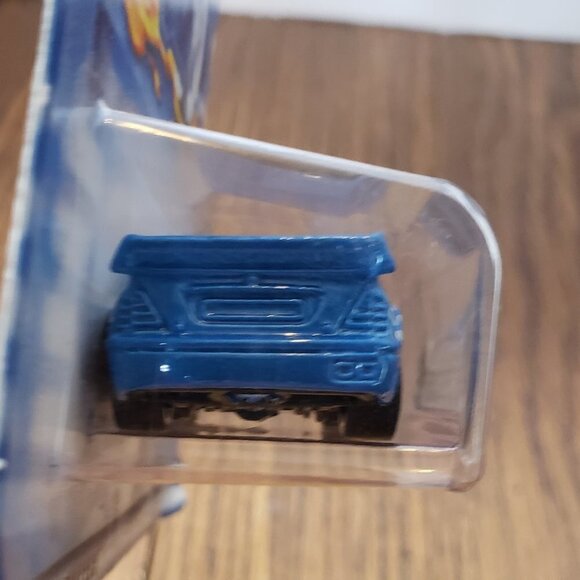 Hot Wheels 2001 Mainline Mercedes C-Class Blue w/ Gold Flames #171 - Picture 6 of 8